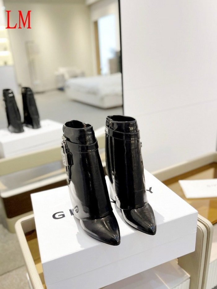 G1VENCHY BOOTS