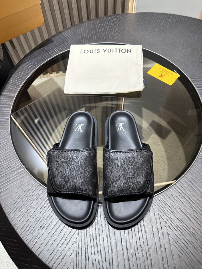 Lou1su1tt slides