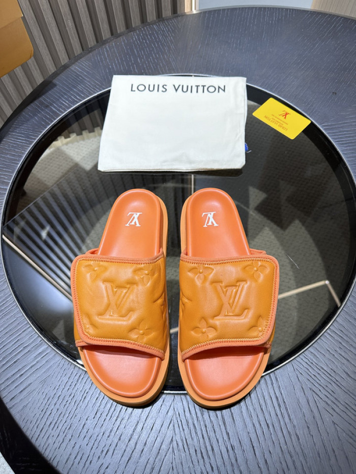 Lou1su1tt slides