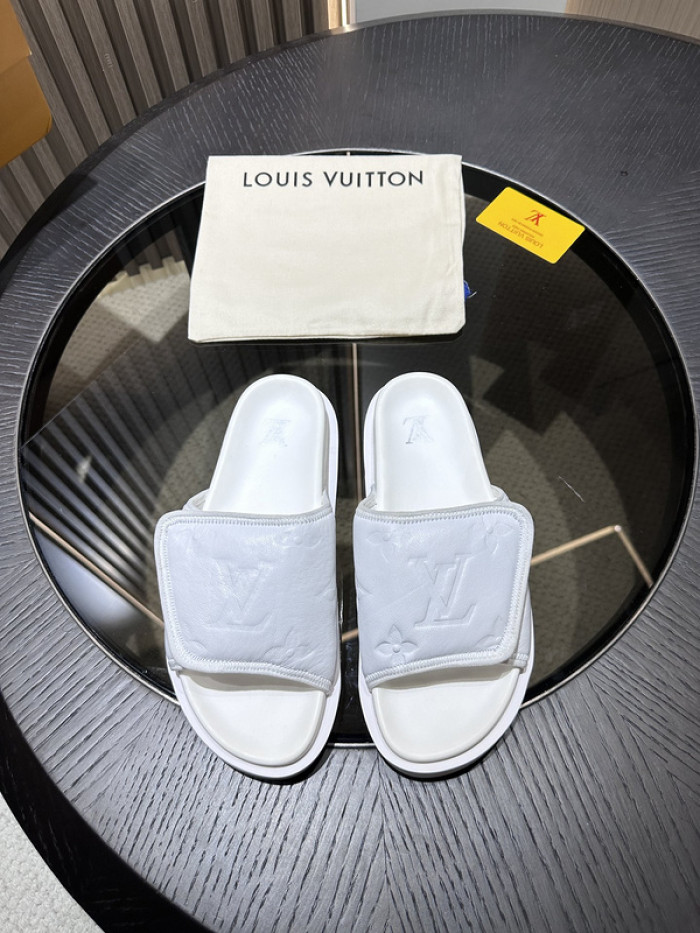 Lou1su1tt slides