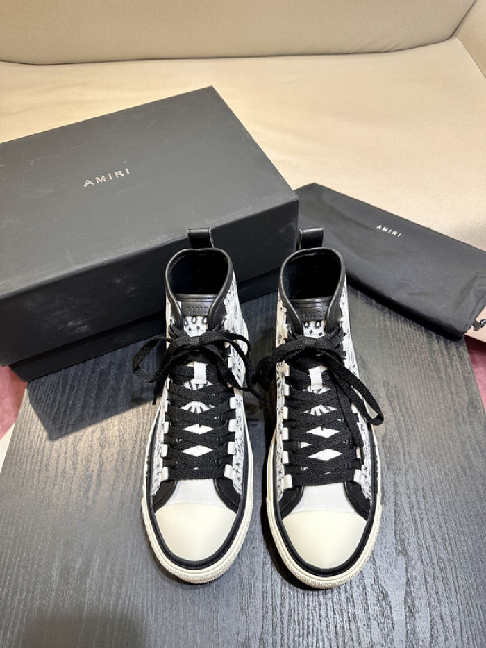 AM1R1 Skel high top