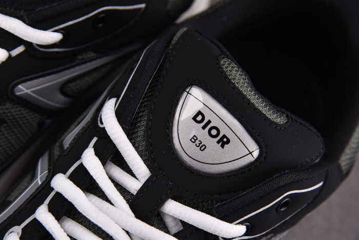 D10R B30 SNEAKER