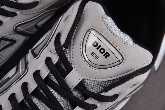 D10R B30 SNEAKER