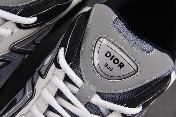 D10R B30 SNEAKER