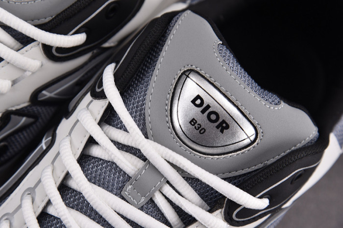 D10R B30 SNEAKER
