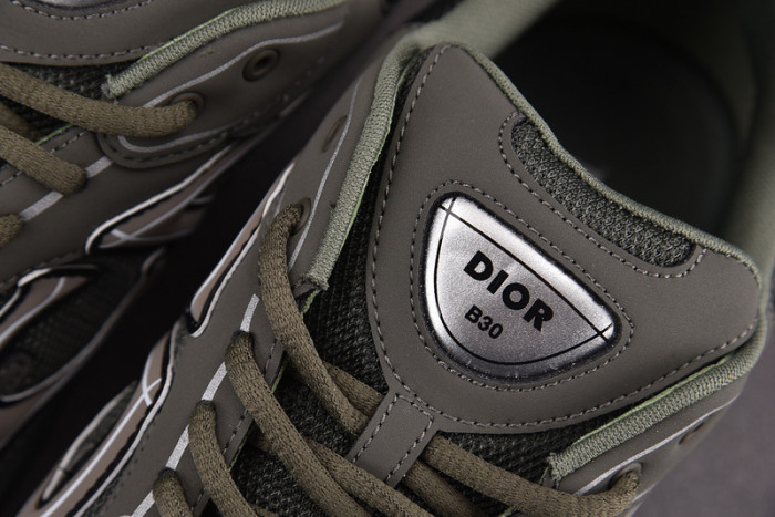 D10R B30 SNEAKER