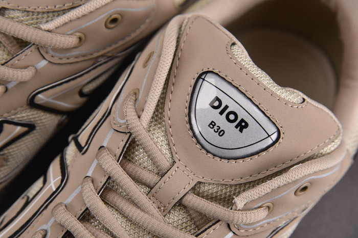 D10R B30 SNEAKER