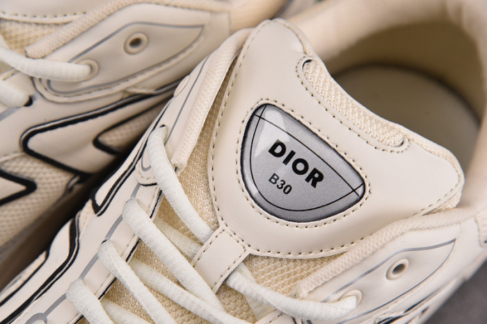 D10R B30 SNEAKER