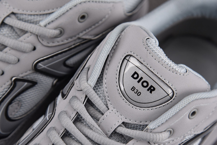 D10R B30 SNEAKER