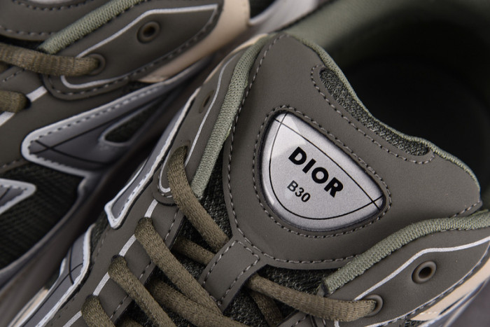 D10R B30 SNEAKER