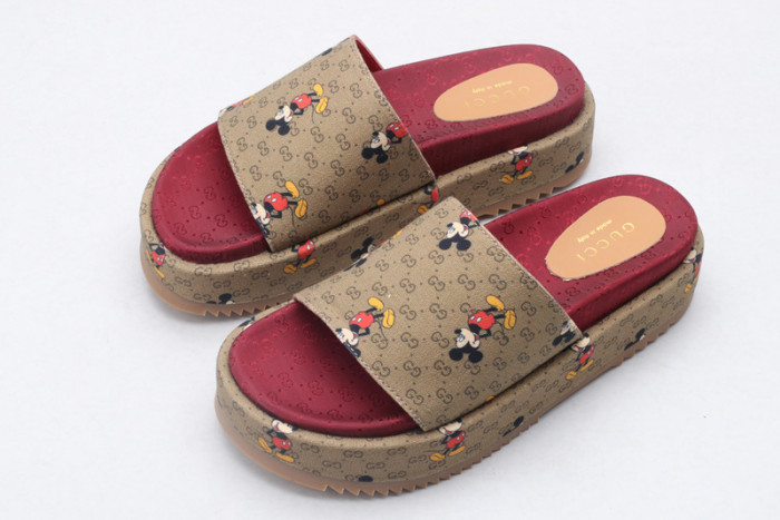 Gu66 SLIPPERS