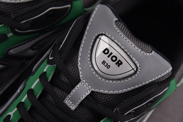 D10R B30 SNEAKER