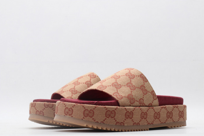 Gu66 SLIPPERS