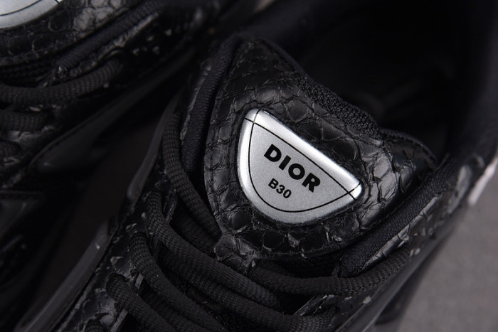 D10R B30 SNEAKER