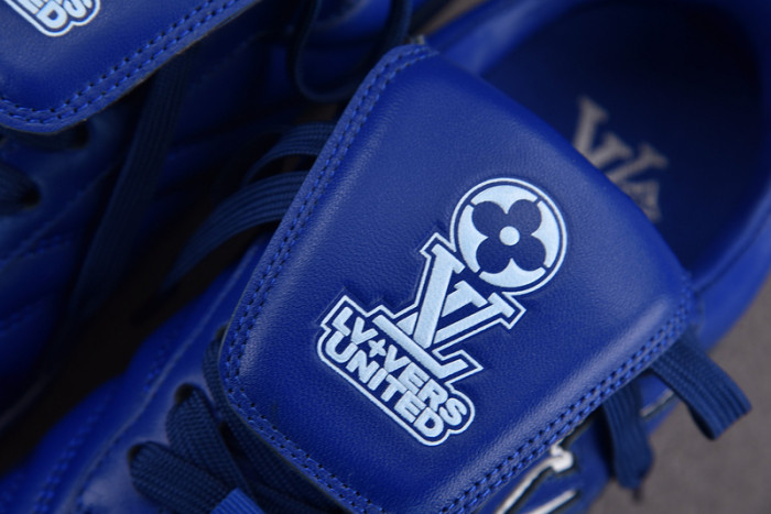 Lou1su1tt Footprint Soccer Blue White