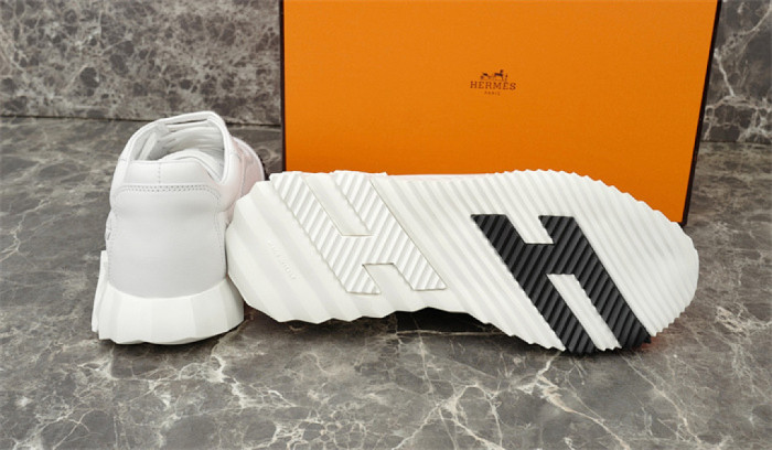 H**me5 Sneaker
