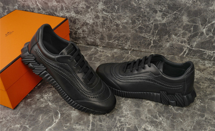 H**me5 Sneaker