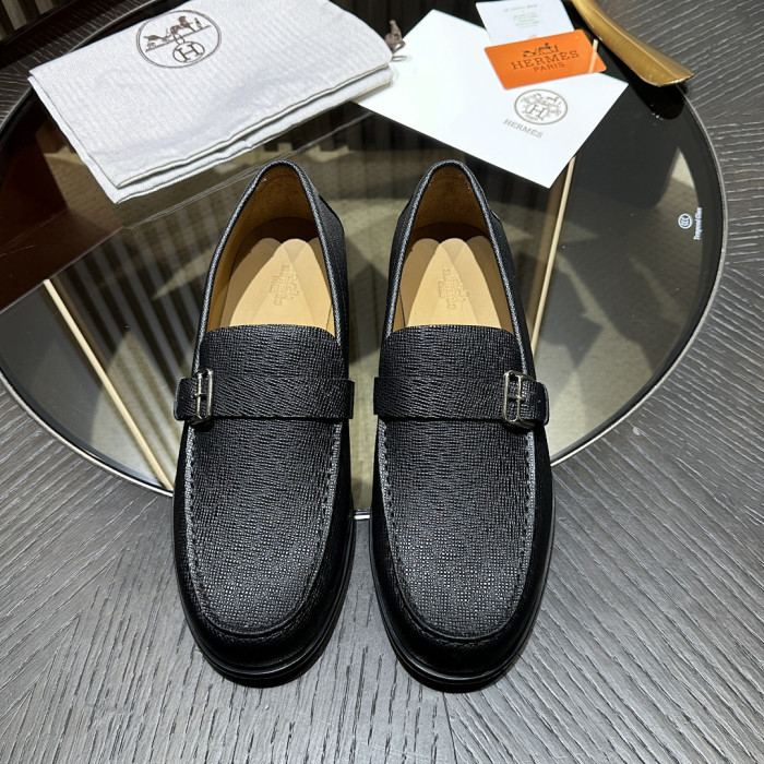 H**me5 Loafer