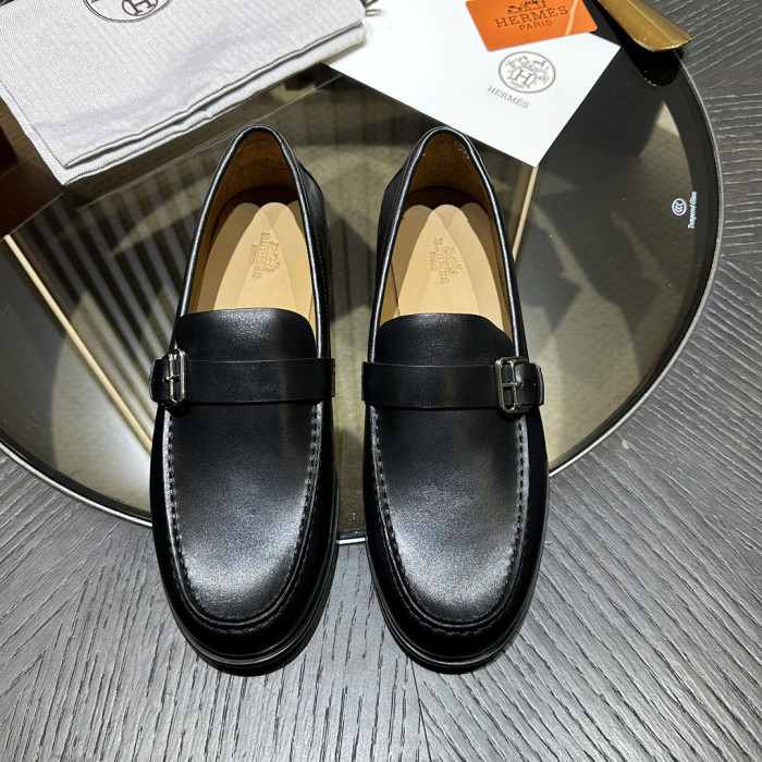 H**me5 Loafer