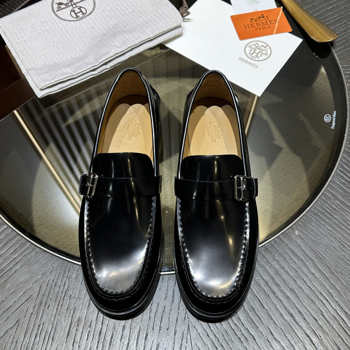 H**me5 Loafer
