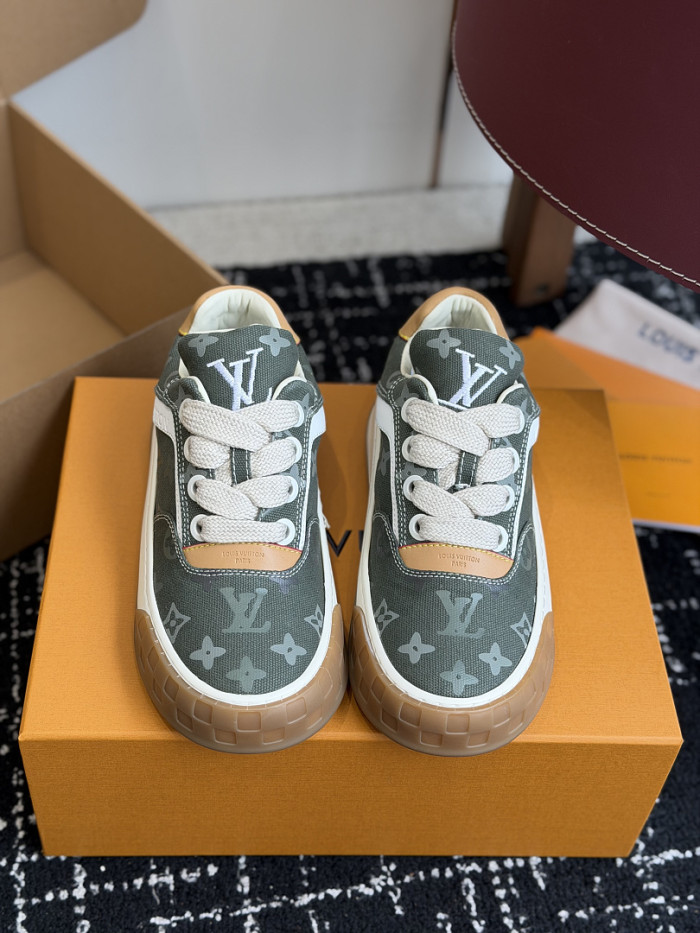 Lou1su1tt Tilted Sneaker