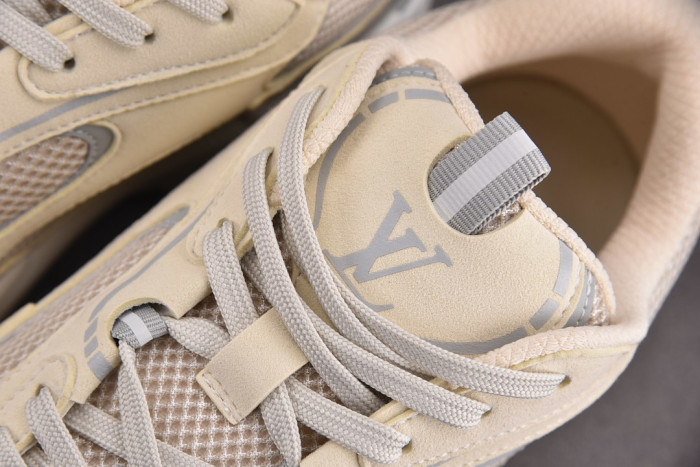 Lou1su1tt Tatic Runner Sneaker