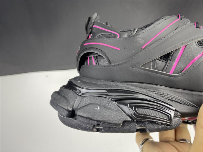 BLCG Track Trainer black and pink 542023 W2LA1 2046