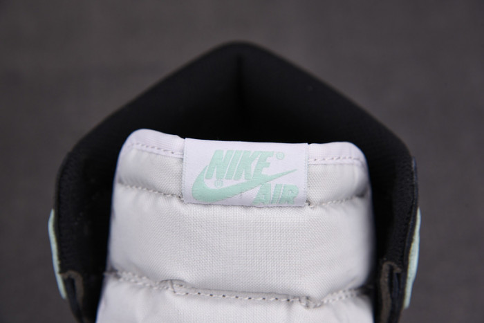 AIR Jordan 1 Retro High Igloo 861428-100