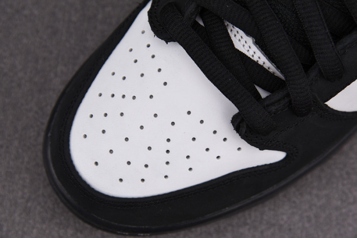 Nike SB Dunk Low Staple Panda Pigeon BV1310-013