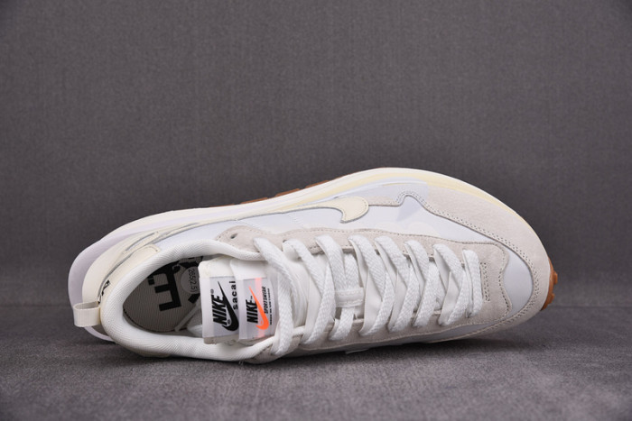 Nike Vaporwaffle Sacai Sail Gum DD1875-100