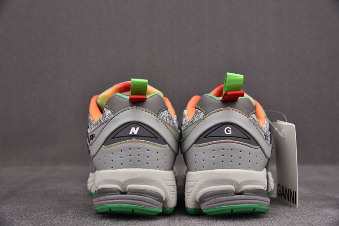N3W BLANCE SNEAKER