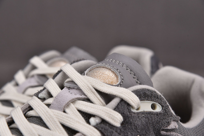 N3W BLANCE SNEAKER