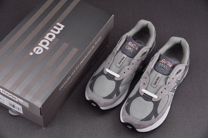 N3W BLANCE SNEAKER