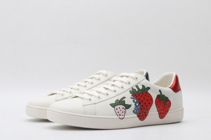 Gu66 Ace Embroidered Low-Top Sneaker