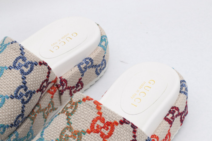 Gu66 SLIPPERS
