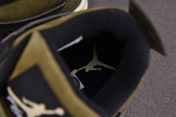 Air Jordan 4 Retro SE Craft Medium Olive FB9927-200
