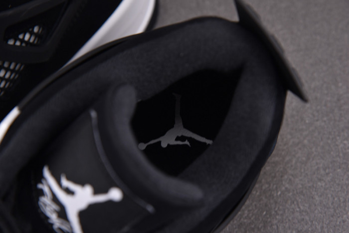 Air Jordan 4 "White Thunder" FQ8138-001