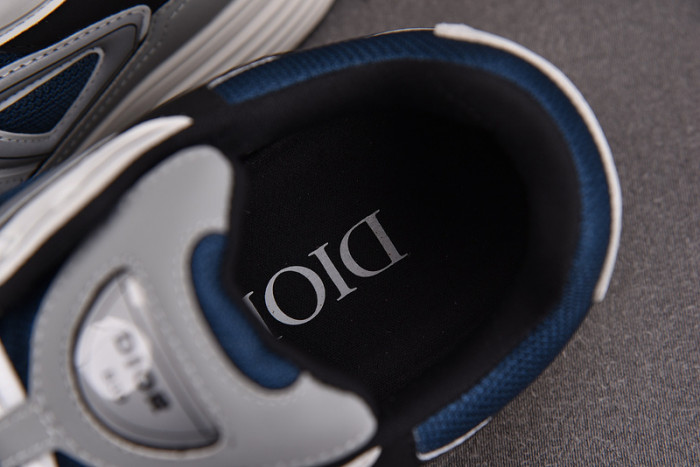 D10R B30 SNEAKER