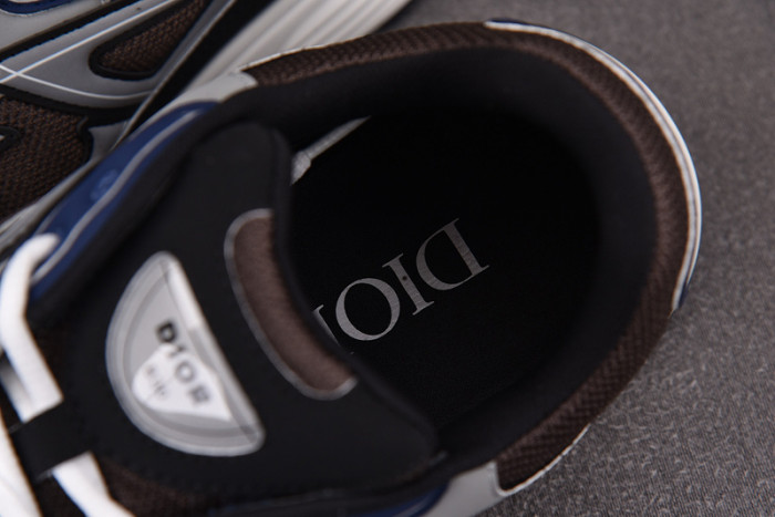 D10R B30 SNEAKER