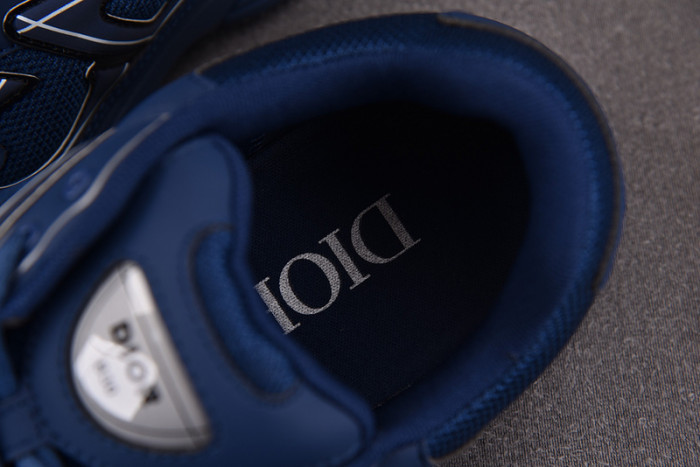D10R B30 SNEAKER