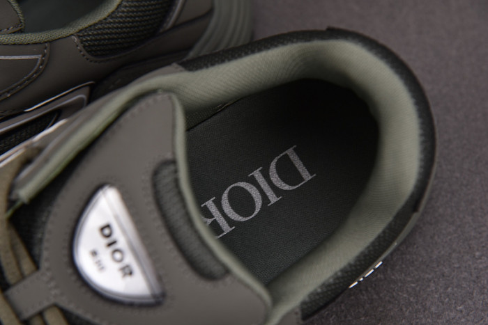 D10R B30 SNEAKER