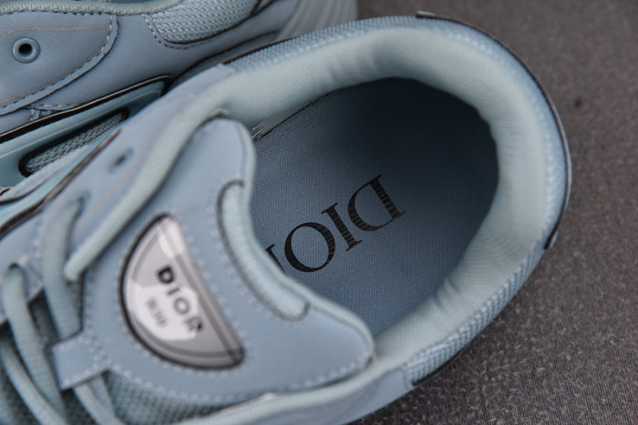 D10R B30 SNEAKER