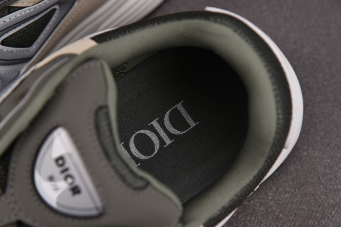 D10R B30 SNEAKER