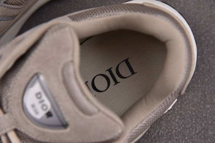 D10R B30 SNEAKER