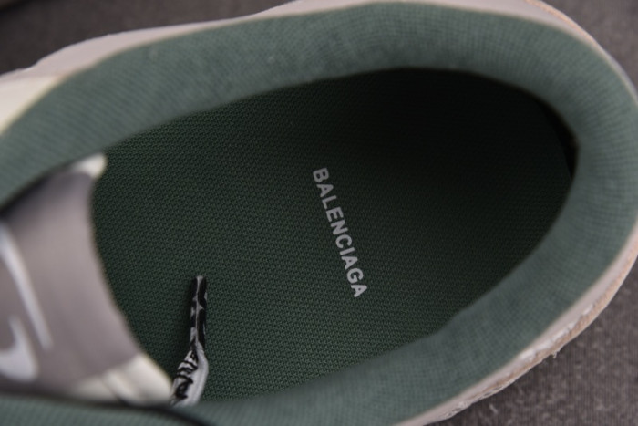 BLCG Hamptons Worn-out Sneaker 841765 WCURS 9930