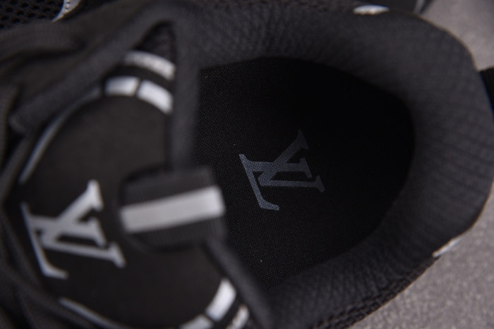 Lou1su1tt Tatic Runner Sneaker