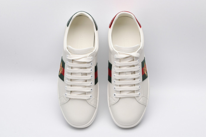 Gu66 Ace Embroidered Low-Top Sneaker white with bee