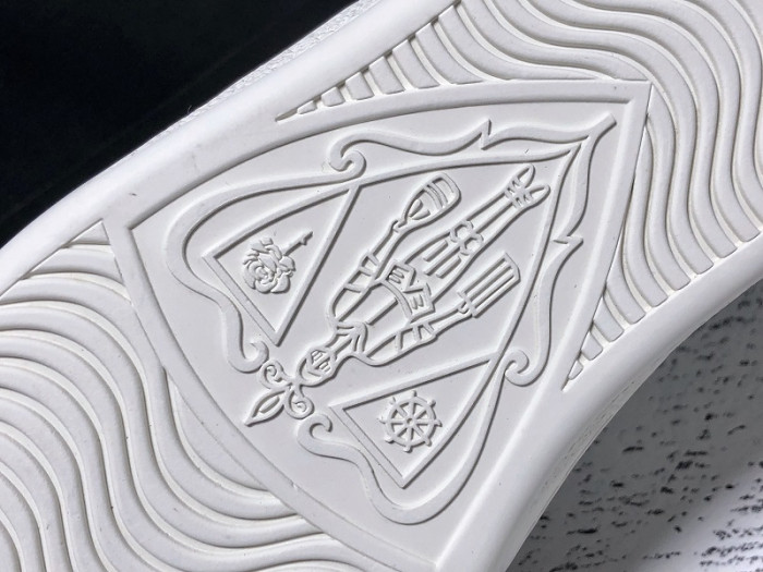 Gu66 Ace Embroidered Low-Top Sneaker