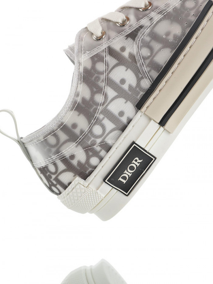 D10R B23 Low Top Logo Oblique Sneakers
