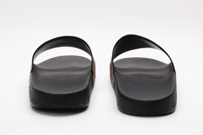 Gu66 SLIPPERS